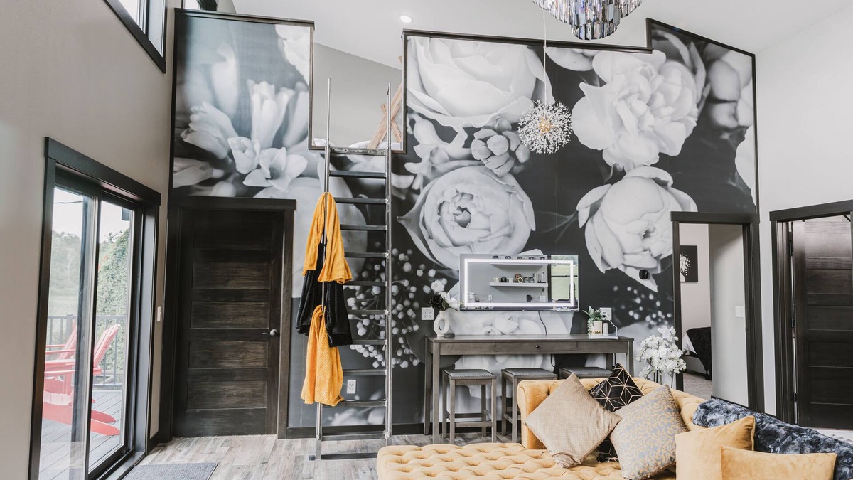 New Auburn House | Luxe Farmette Home Nestled on 40 Alluring Acres