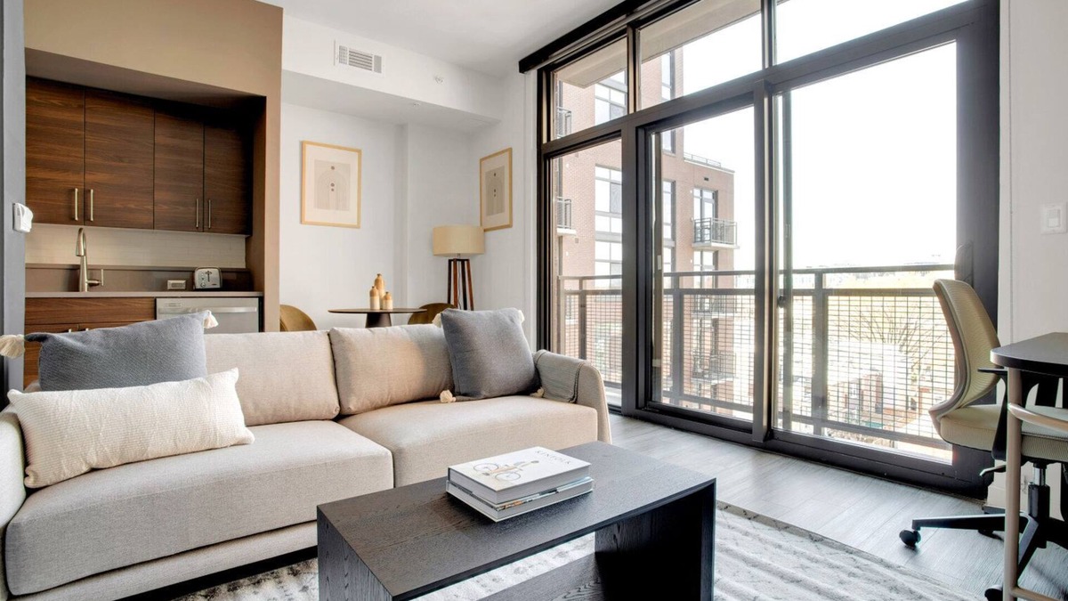 H Street Corridor Apartment | Luxe H Street Studio w/Rooftop Pool & Gym, walk to Metro, by Blueground