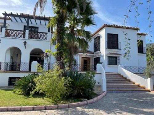 Alhaurin el Grande Villa | Luxe Haciënda La Campiña met verwarmd zwembad en tennisbaan.