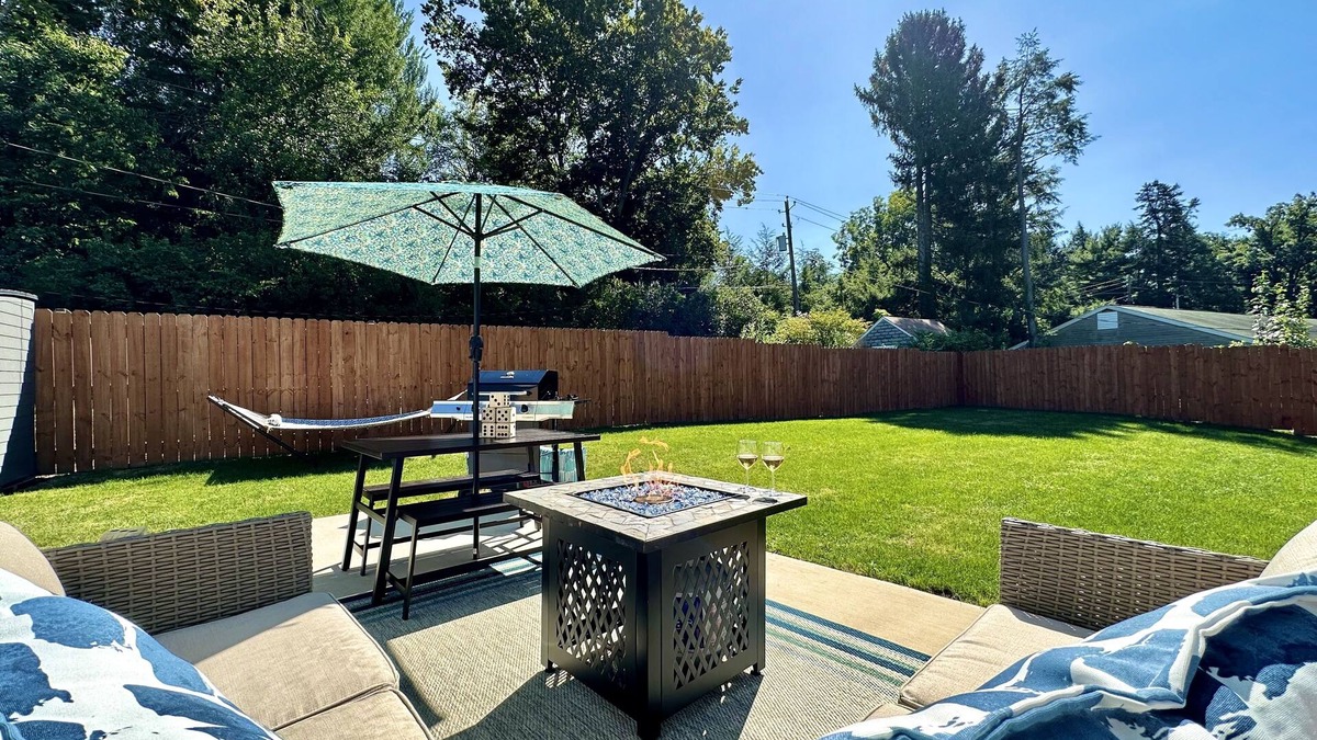 Hummelstown Cottage | {Luxe} Hershey Cottage + Firepit & Pac Man 5 Min To Hershey