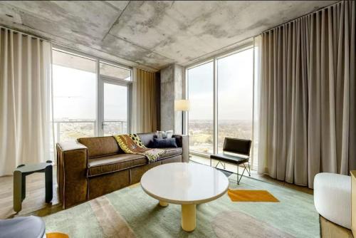 Rainey Street Historic District House | Luxe High Rise off of Rainey St