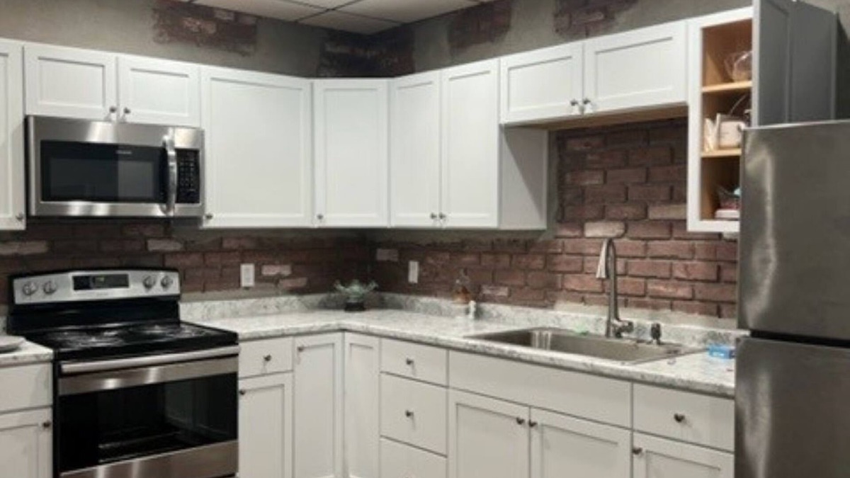 Monticello Apartment | Luxe-Historic Suite in Downtown Monticello
