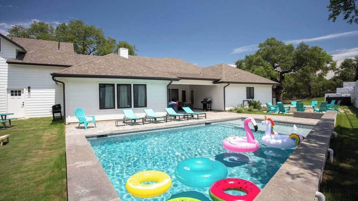 Dripping Springs House | Luxe Home w/Pool on 7 acres