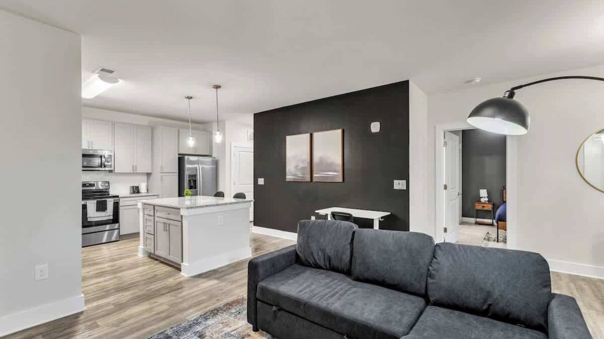Hayes Apartment | Luxe King 3BR Suite Mins to Downtown Durham!