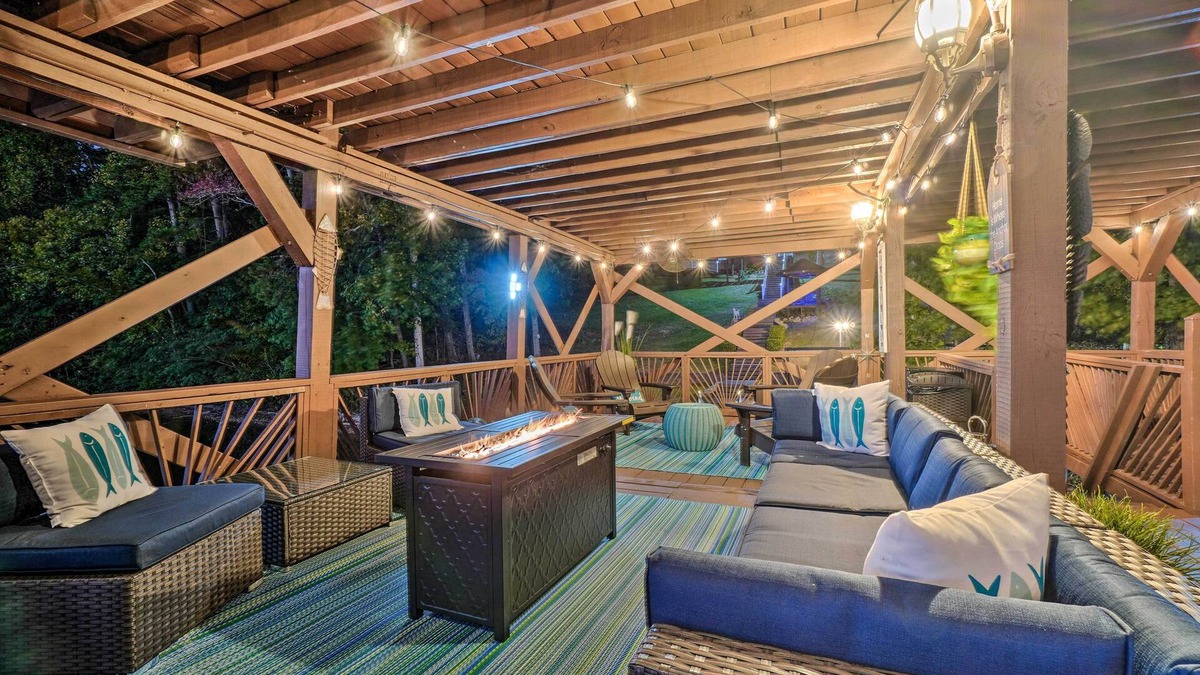 Harrison House | Luxe Lake Chickamauga Retreat w/Boat Dock!
