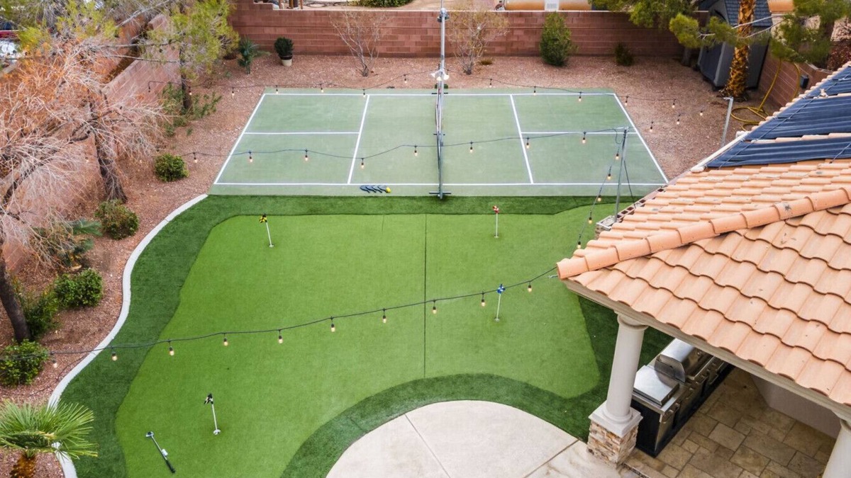 Paradise Apartment | Luxe Las Vegas Villa: Pickleball & Heated Pool Fun