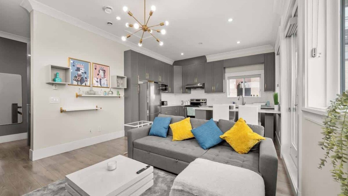 Richmond Apartment | Luxe Minimalist Glam 2-Bed Getaway + BBQ