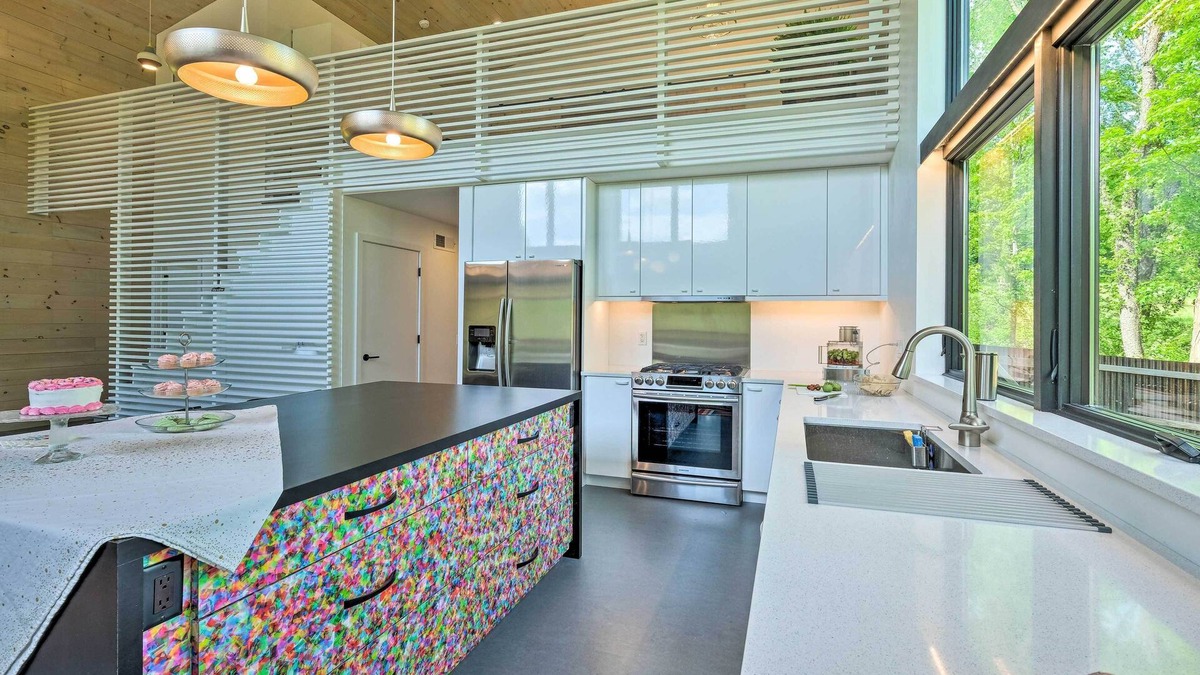 Salem House | Luxe + Modern Home: 30 Mi to Saratoga Springs!