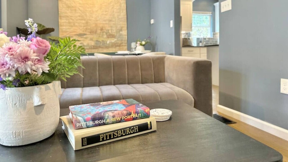South Hills House | Luxe Mt. Lebanon Home | Central | Free Parking