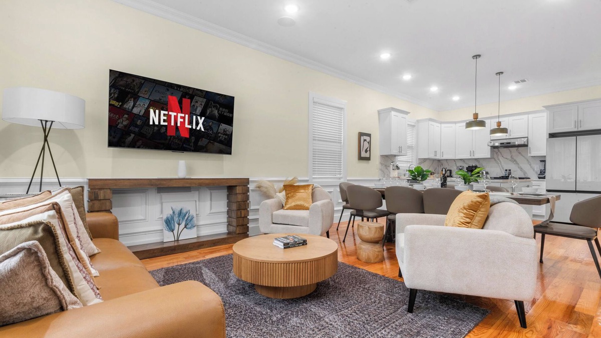 The Heights Villa | Luxe new 4BR 3BA+game room+free parking