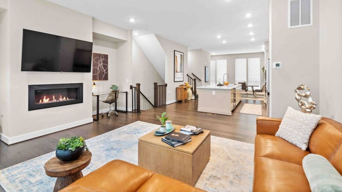 Reston House | LUXE New Construction | Prime Location | Rooftop