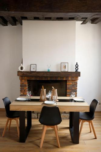 Bourgogne Apartment | Luxe Poirier Chatelet Centre Ville