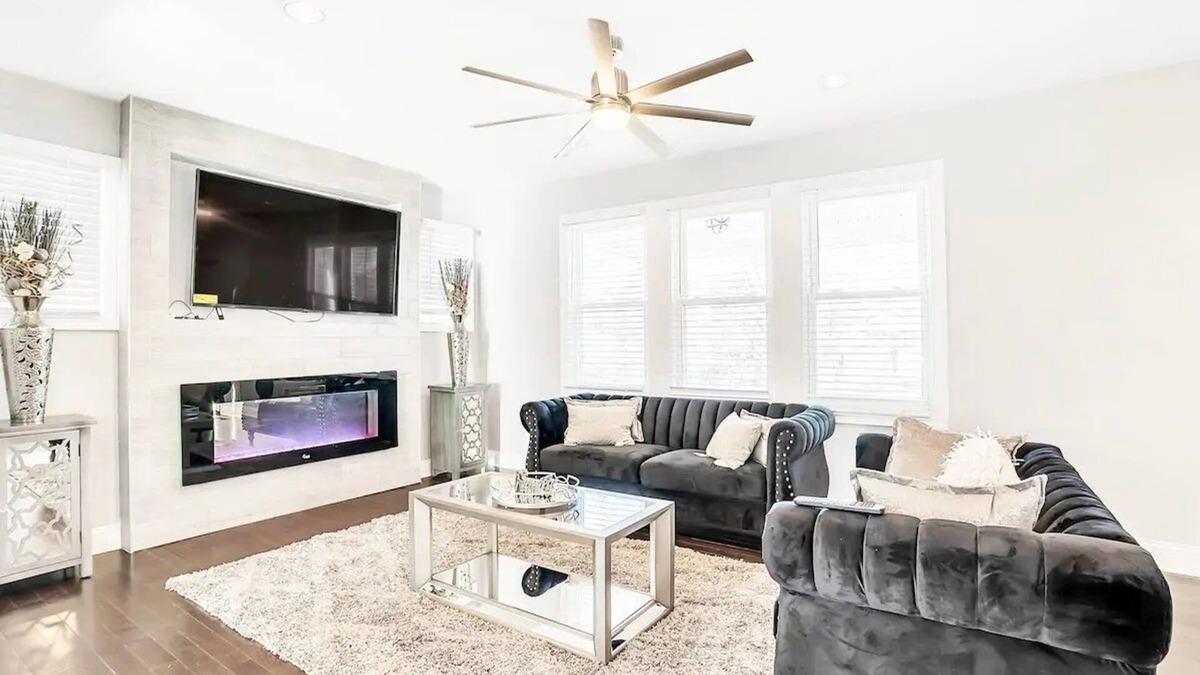 Baltimore House | Luxe Private Getaway in the Heart of Baltimore!