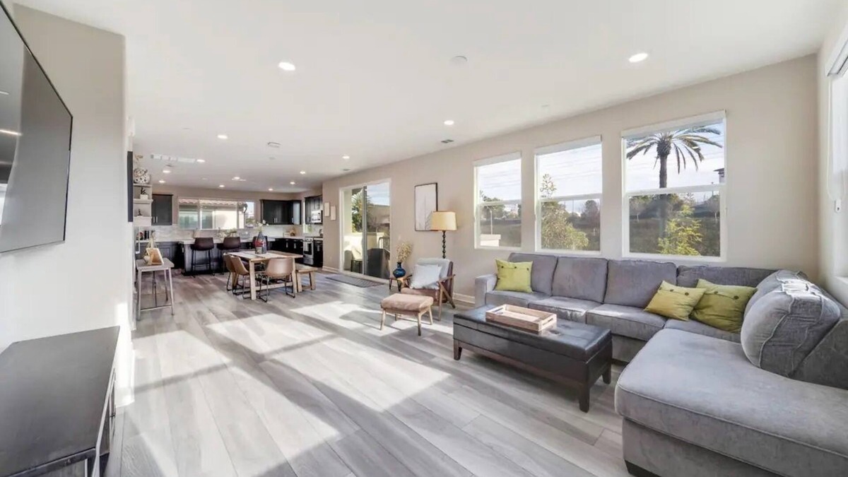 Ivey Ranch - Rancho Del Oro Condo | Luxe Private Getaway in the Heart of Oceanside!