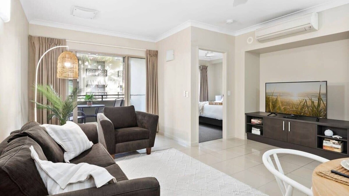Westcourt Apartment | Luxe Resort - 9 Pools, Gym & free parking