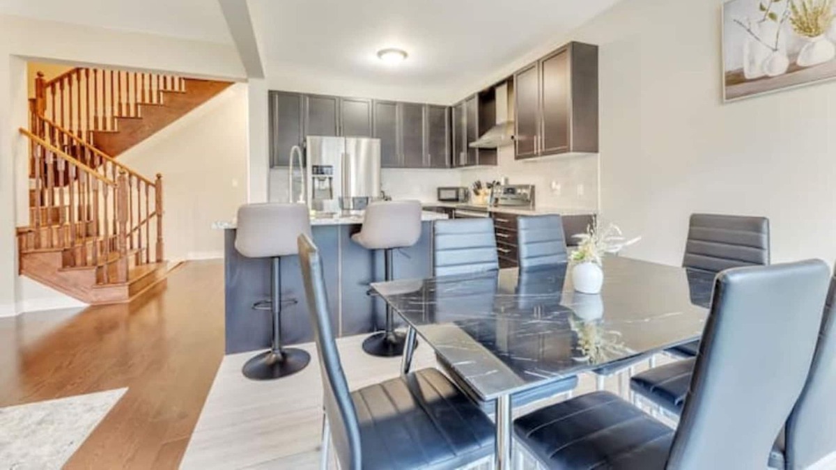 Pickering House | Luxe Retreat: Modern Gem 4B/2.5B+Office,5G,Parking