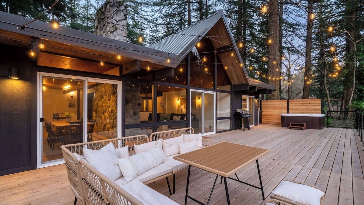 Troutdale House | Luxe Riverfront A-Frame | Hot Tub | Fishing