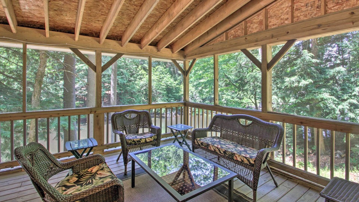 Weare Cottage | Luxe Riverfront Cottage w/Dock by Lake Horace!