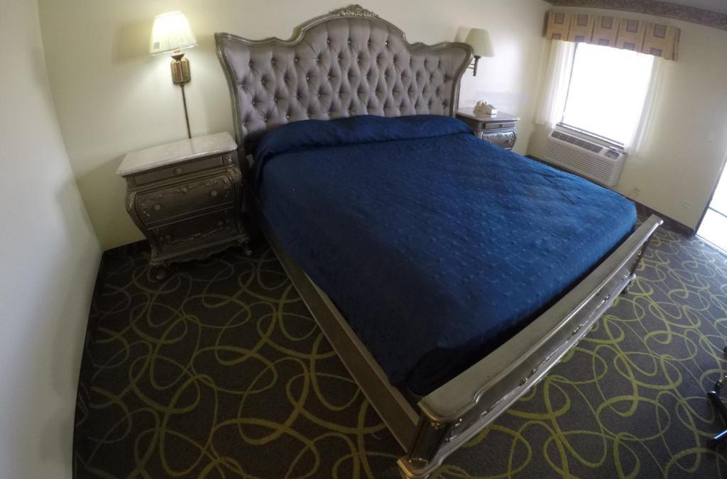 Dolton Hotel | Luxe Romantic Suites
