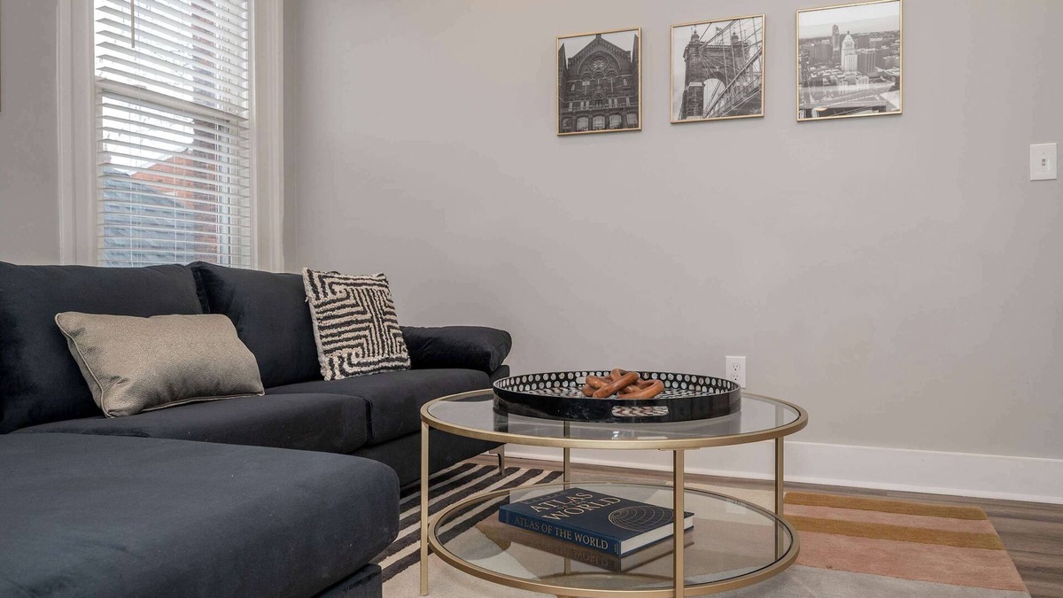 Covington House | LUXE Spot Suites Summ