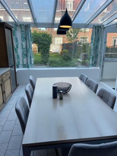 Moorsele Apartment | Luxe Stay Large Apartment with Garden and Garage in the center of Moorsele