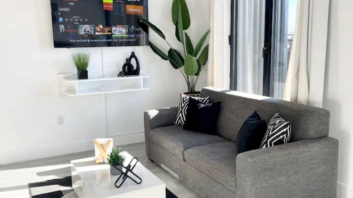 Elizabeth Apartment | Luxe Studio Queen-mins to NYC, EWR, PRU, NJPAC,Dwntwn Newark,MetLife