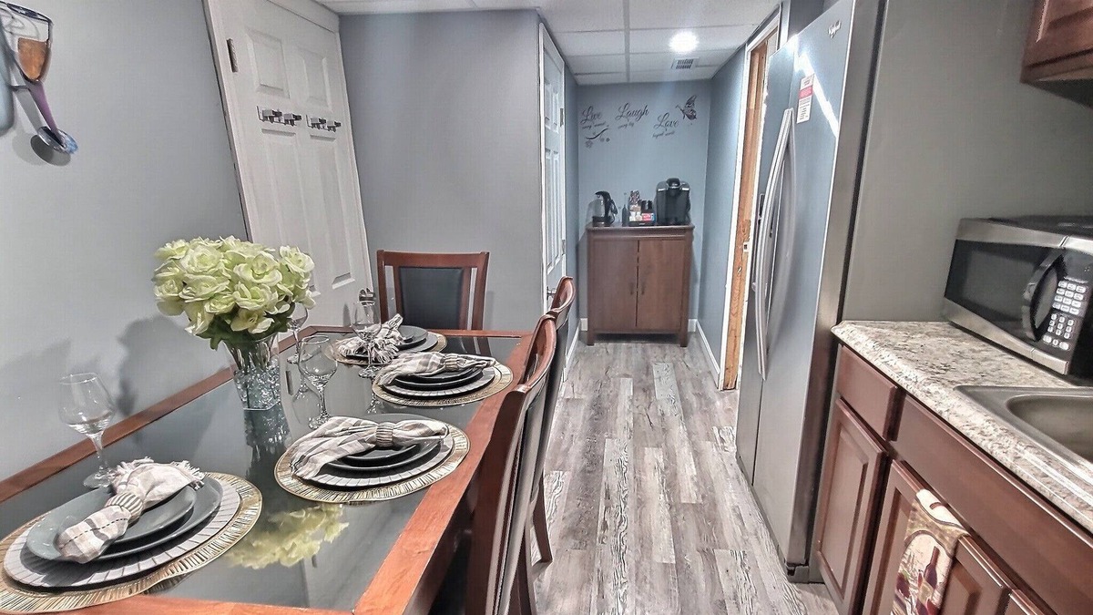 Canton House | Luxe Suite