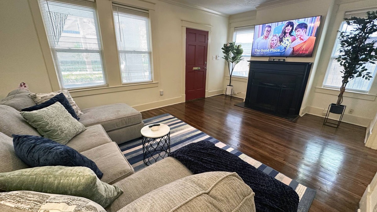 Lenox Apartment | Luxe Townhouse by Overton Square