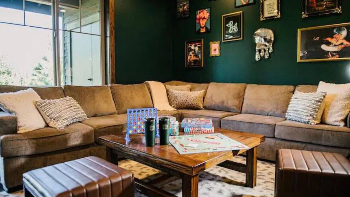 Cle Elum House | Luxe Townhouse in the Pines, Modern Mountain Charm