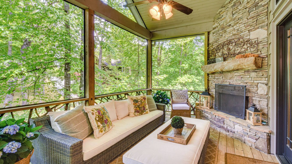 Cullowhee House | Luxe Trillium Home w/Fire Pit, 5 Mi to Cashiers