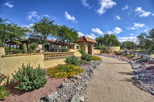 Tortolita House | Luxe Tucson Vineyard Home with Views and Fire Pit