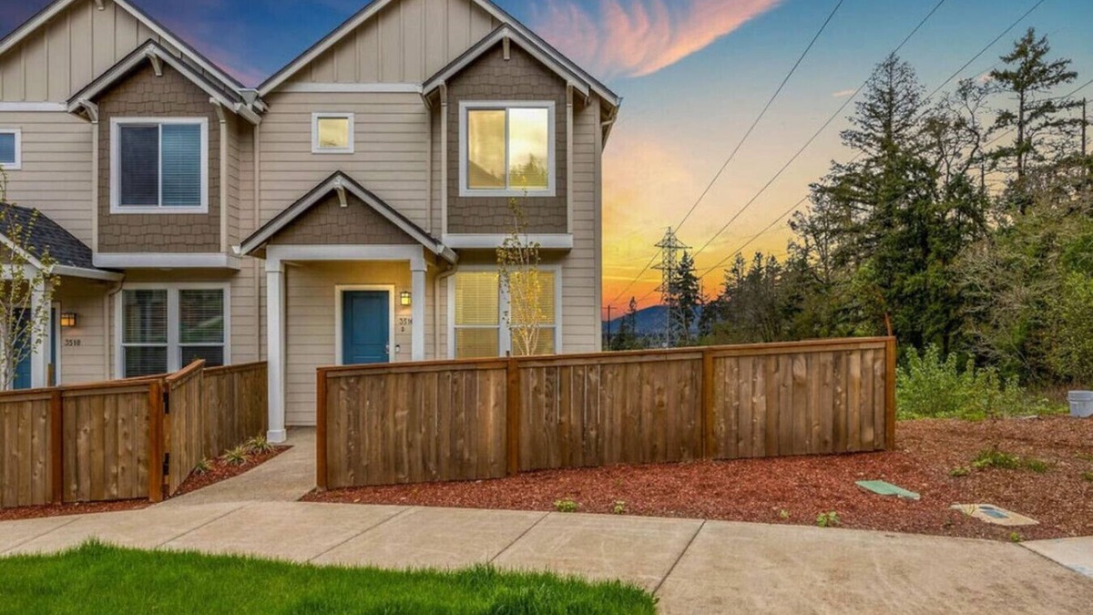 Eugene House | LUXE | U of O | Downtown | 5 Bed
