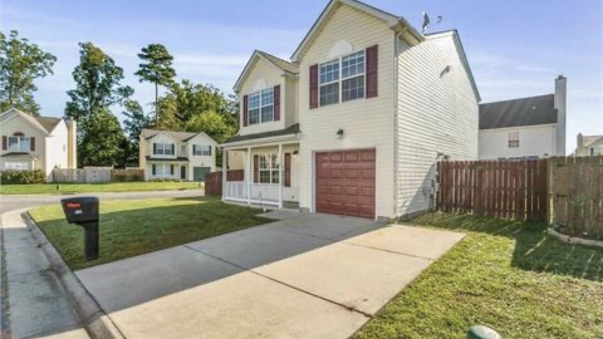 North Newport News House | Luxe Vibe Casa de Suenos 30+ Day Stays