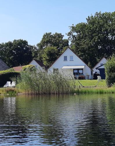 Heel House | Luxe villa aan het meer