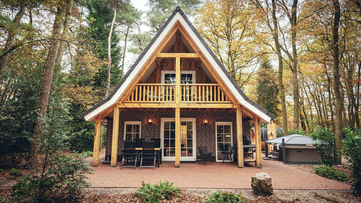Soest Old Town Ski Chalet | Luxe villa met wellness en domotica