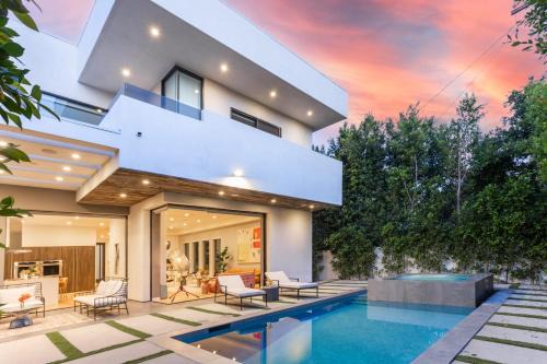 Melrose Villa | Luxe WeHo Villa, Walk to Melrose Ave, Pool Hot Tub North Vista by AvantStay