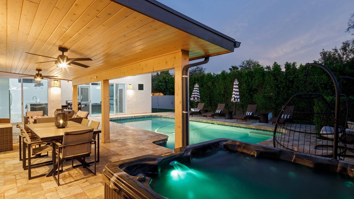 Scottsdale Vista Cottage | Luxe- Zephyr -pool - Putting Green - Tons of Games