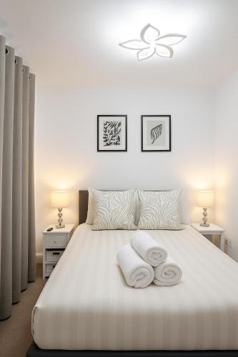 Chafford Hundred House | LuxeView - Stylish & Comfortable 1 Bedroom House in Chafford Hundred
