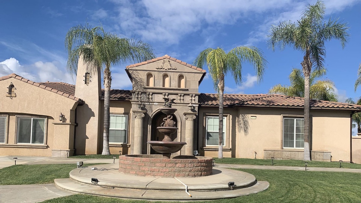 Alessandro Heights House | LuxHome Suites B&C, Luxurious getaway in Riverside's most upscale neighborhood