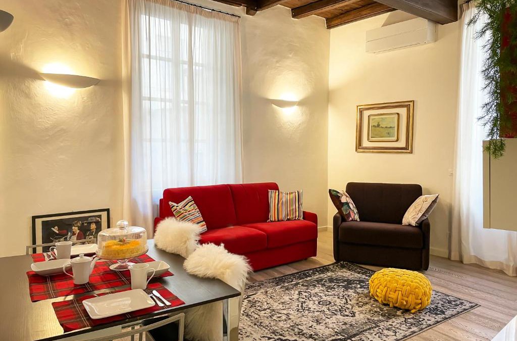 Roman Quarter Apartment | LuxRent Apartment Castello