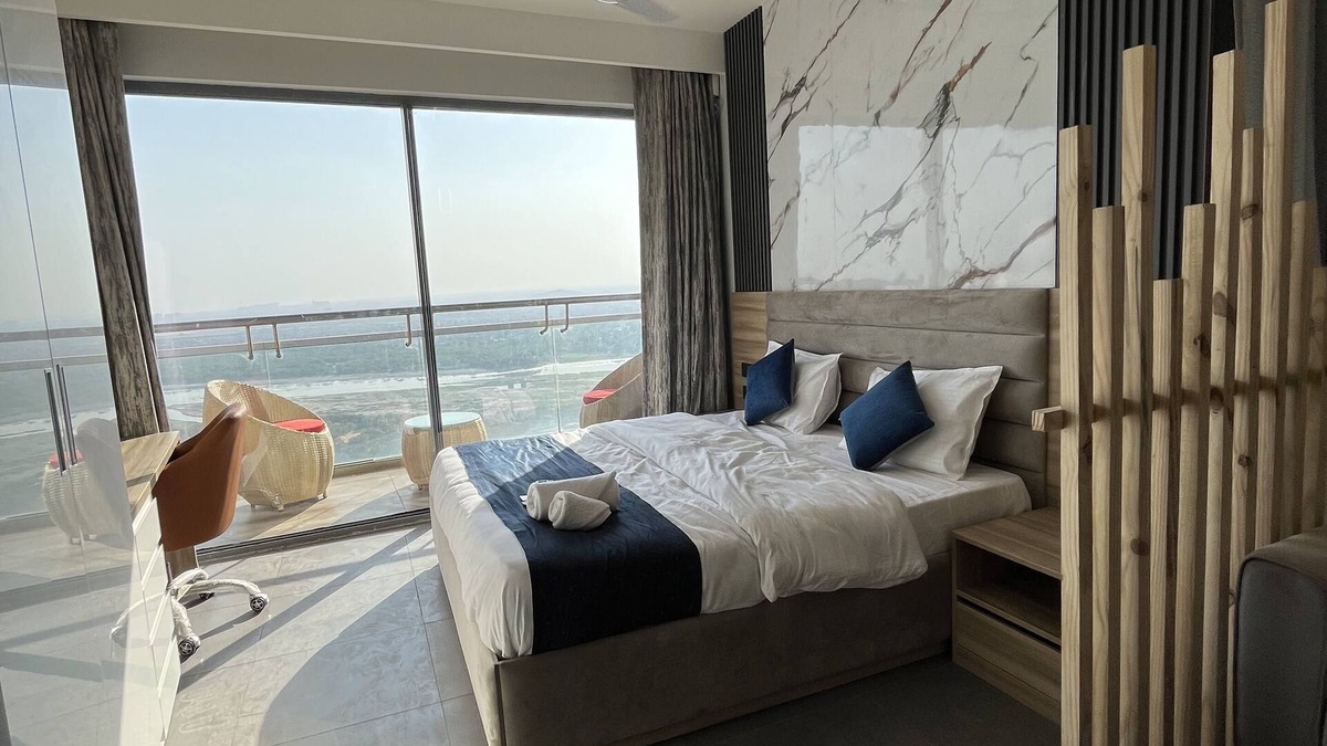 Noida Apartment | Luxsugero at 27th floor
