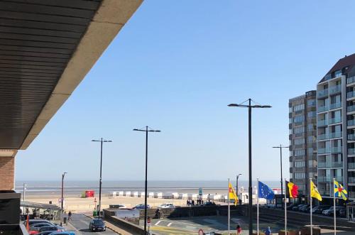 Heist Apartment | Luxueus nieuw zonnig hoekappartement SEAVIEW Heldenplein - ruime garagebox - 2 fietsen