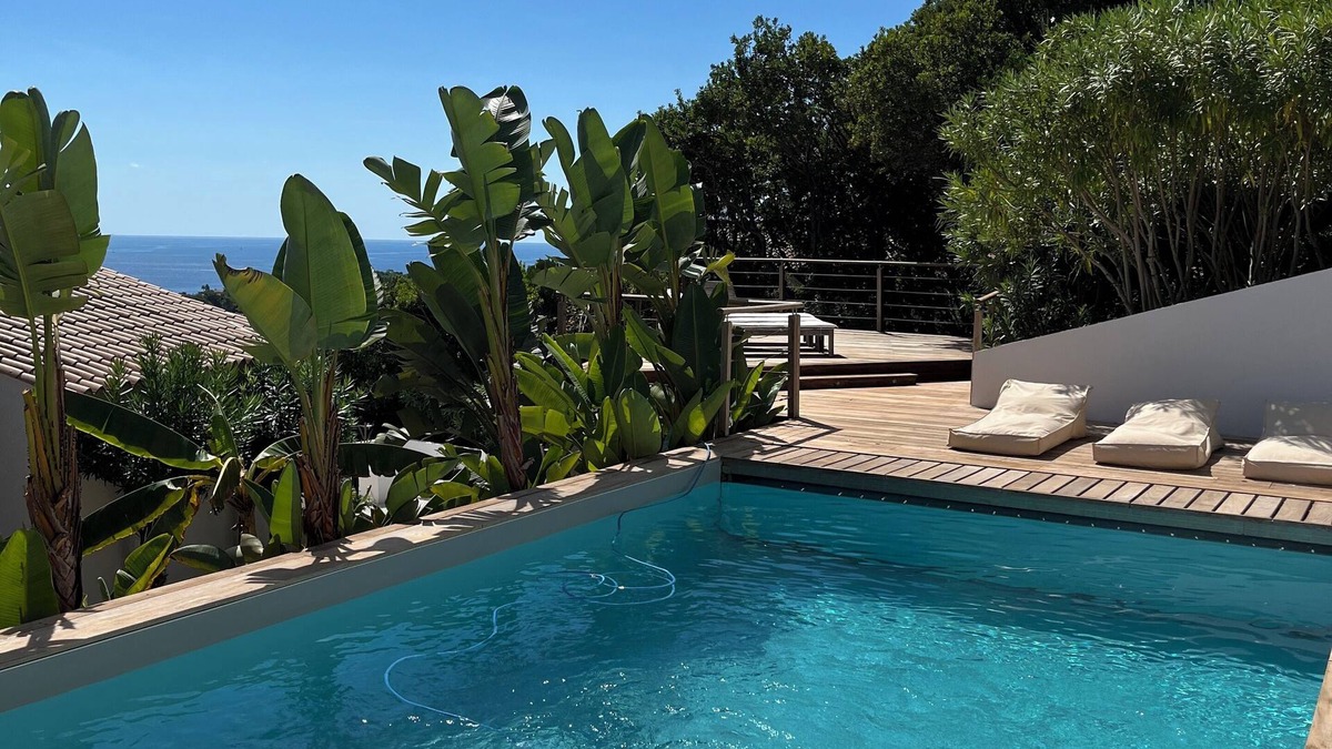 La Croix-Valmer Villa | LUXUEUSE VILLA DANS LE GOLFE DE SAINT-TROPEZ LA CROIX VALMER VUE MER 180°