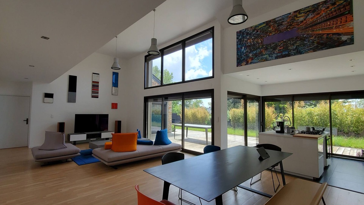 Saint-Coulomb House | Luxueuse villa, piscine intérieure, plage à 500m