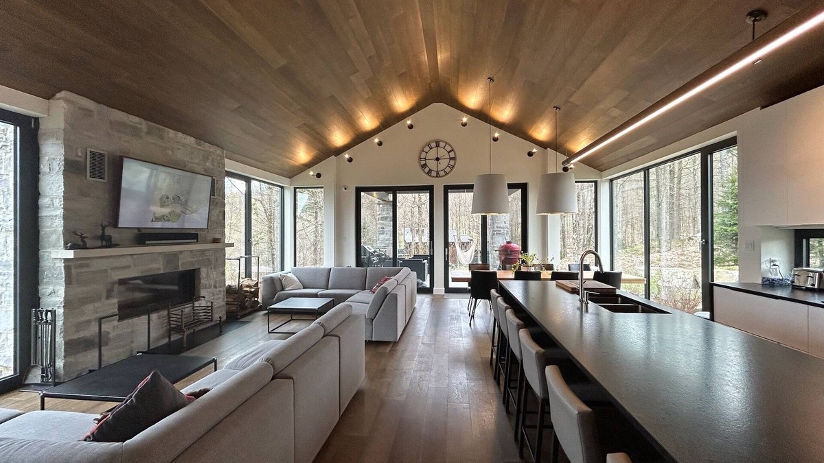 Bromont Ski Chalet | Luxueux ski in /ski out BromontnnLuxurious ski-in /ski- out chalet in Bromont