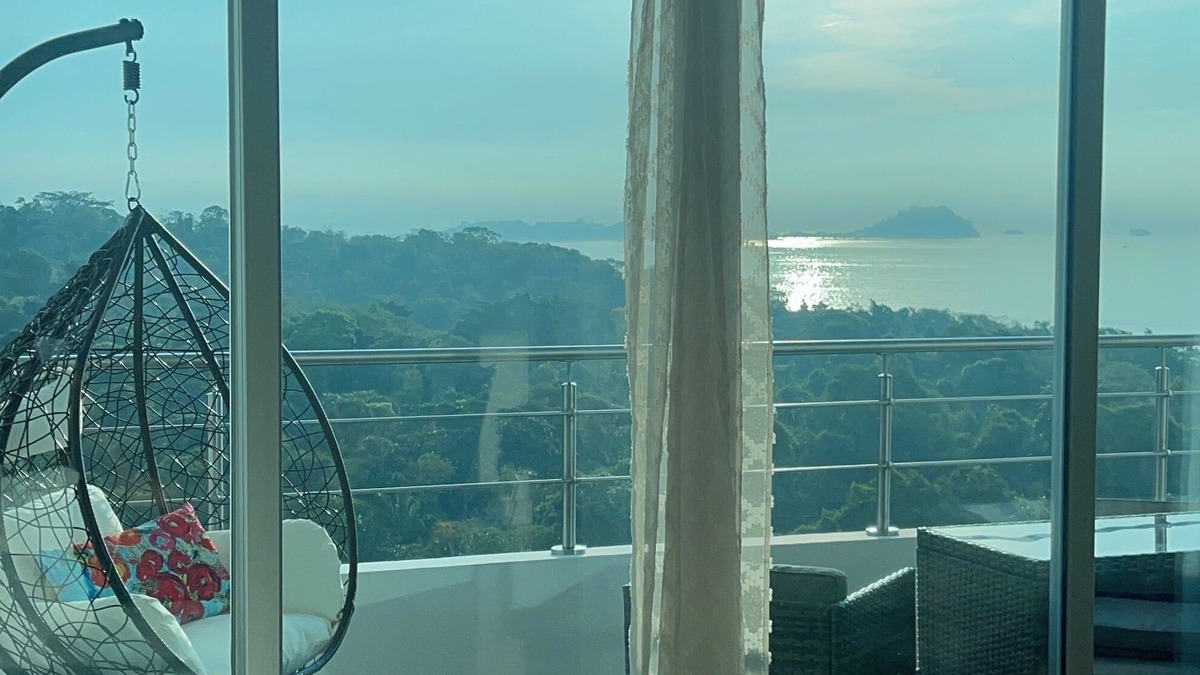 Playa Bonita Village Apartment | Luxury Beachfront Condo in Playa Bonita close to City — New—