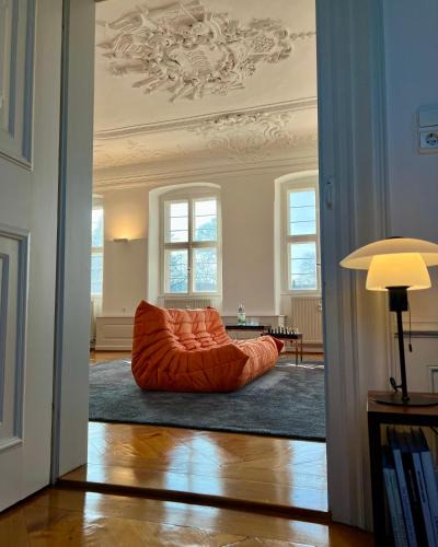 Zeitlofs Apartment | Luxuriöse Design Wohnung im Barockschloss 110 m2
