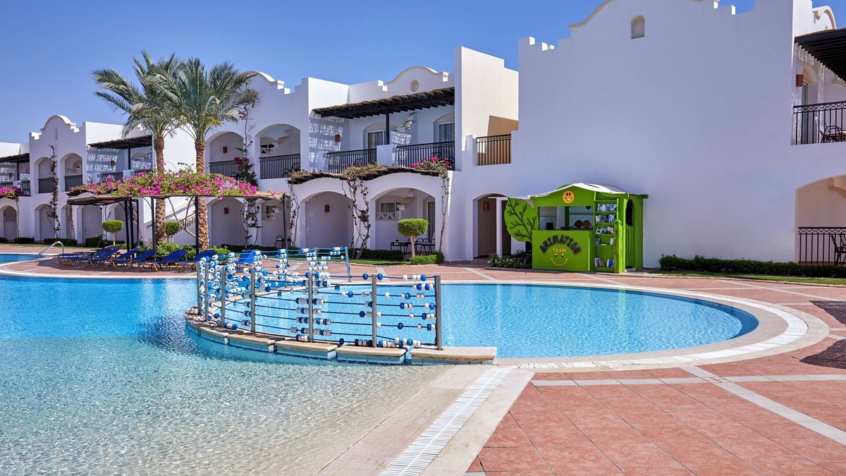 Dahab Hotel | Luxurious Room with 2 Swimming Pools & Hot Tub Near Stunning Dahab Beach