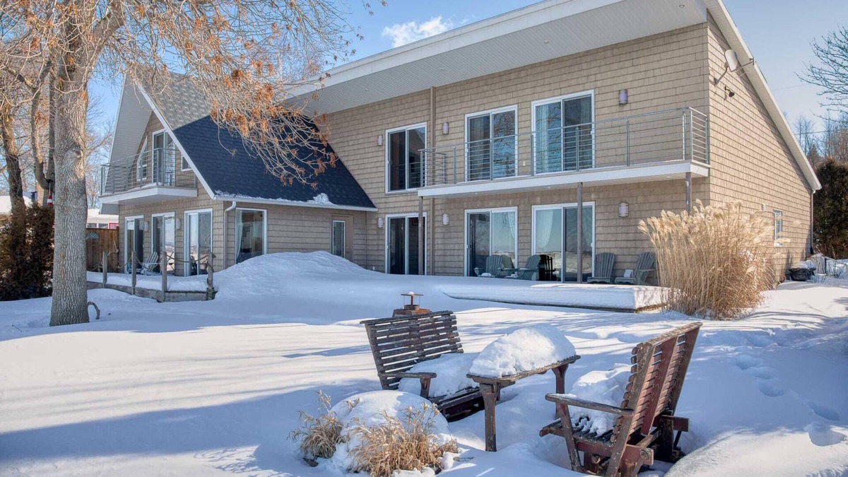 Lotbiniere Regional County Municipality Ski Chalet | Luxurious chalet right on the water.