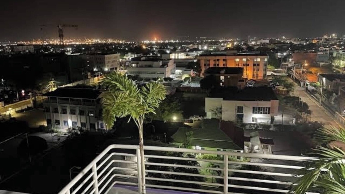 Eden Gardens Apartment | Luxurious 1-bedroom apartment in amazing Kingston with WiFi, AC, rooftop pool.